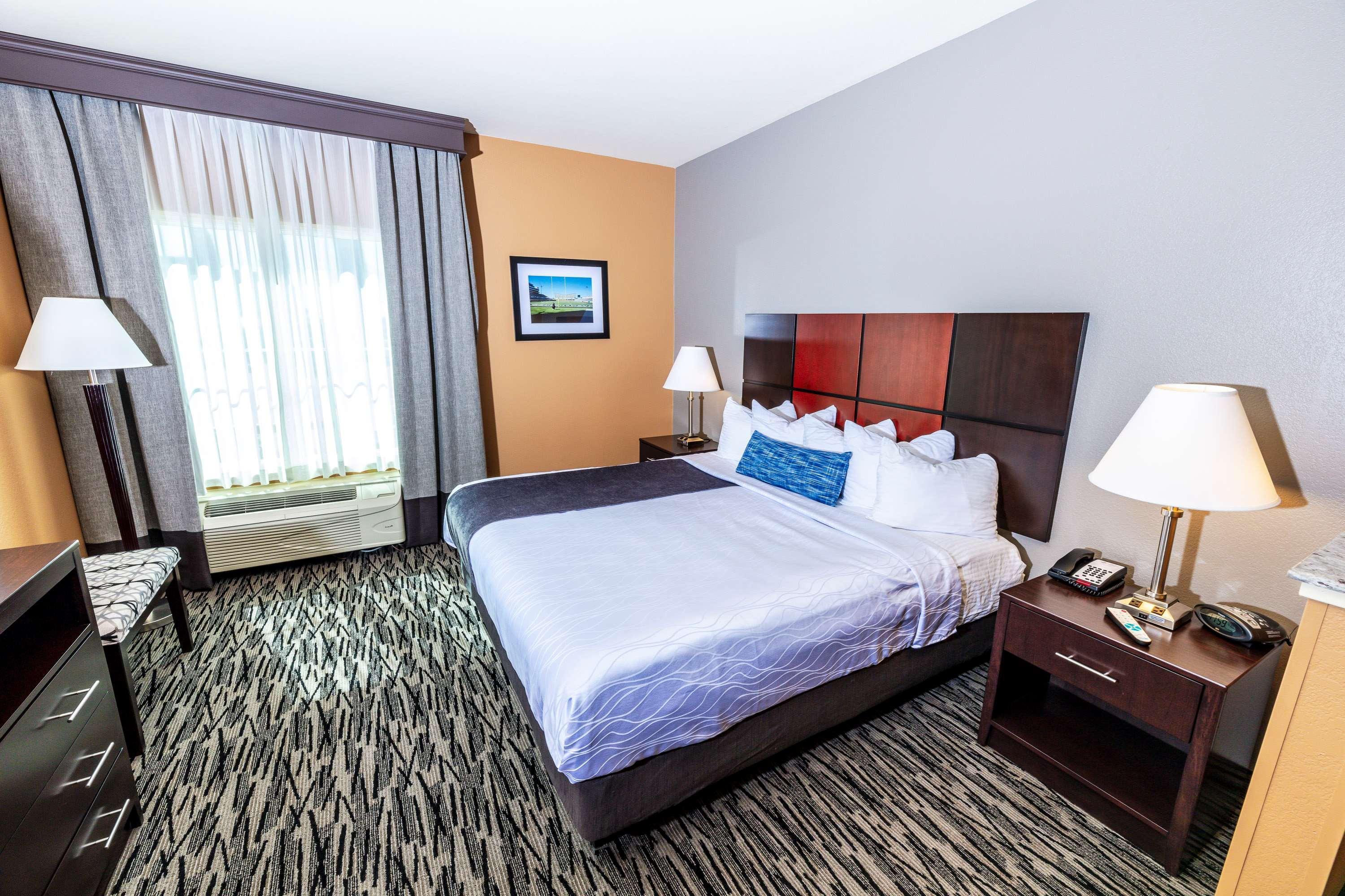 Best Western Plus Denton Inn & Suites Zewnętrze zdjęcie