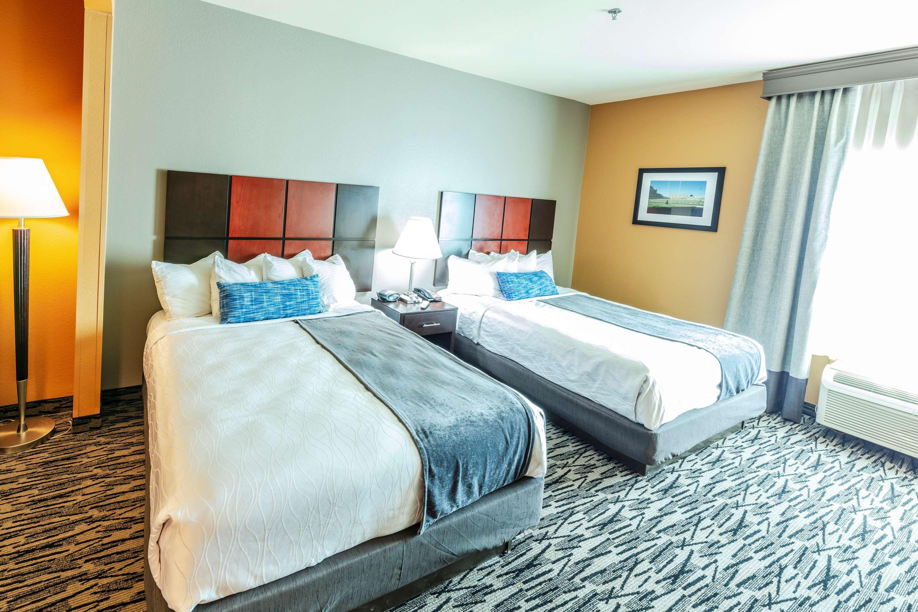 Best Western Plus Denton Inn & Suites Zewnętrze zdjęcie