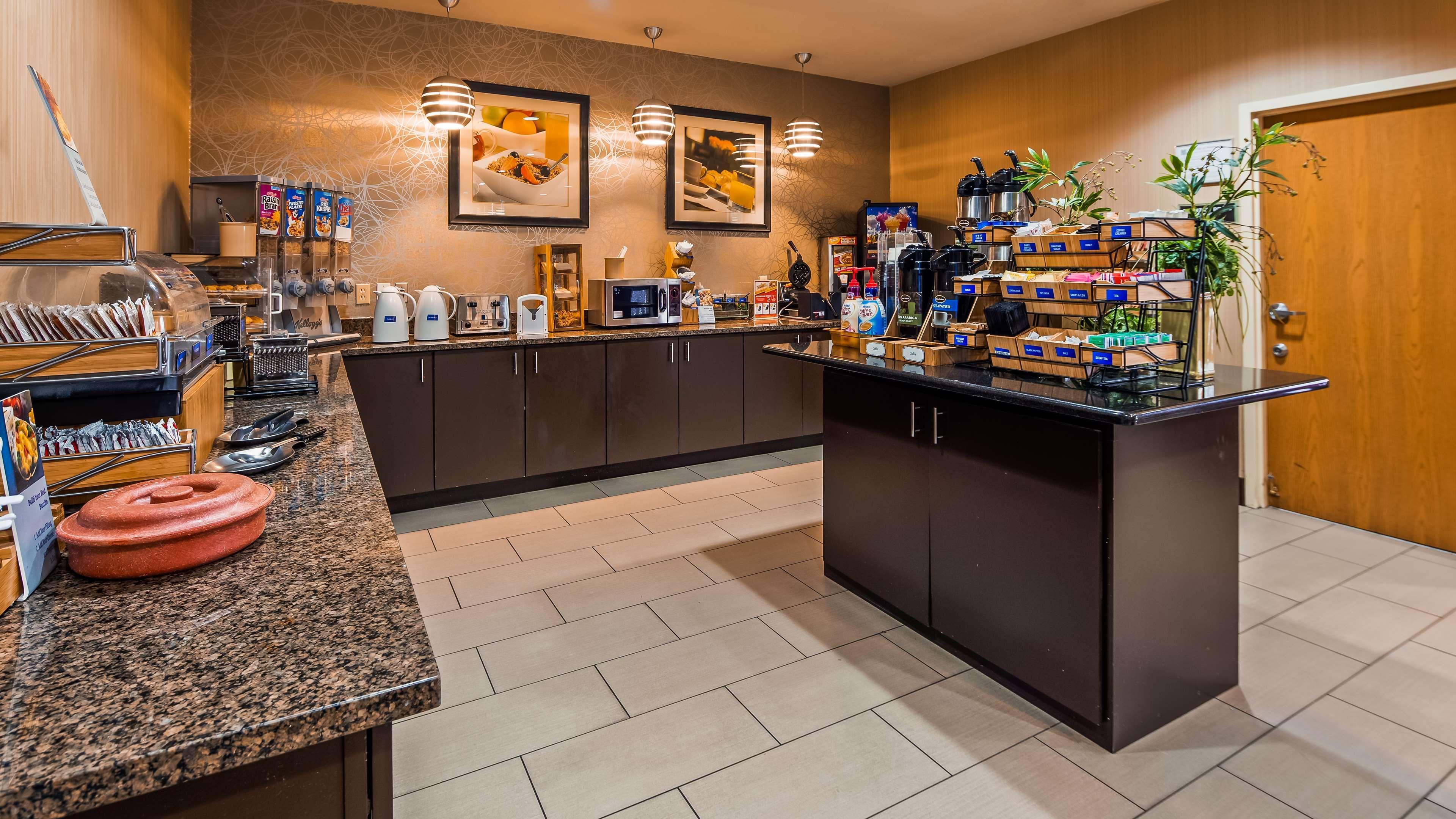 Best Western Plus Denton Inn & Suites Zewnętrze zdjęcie