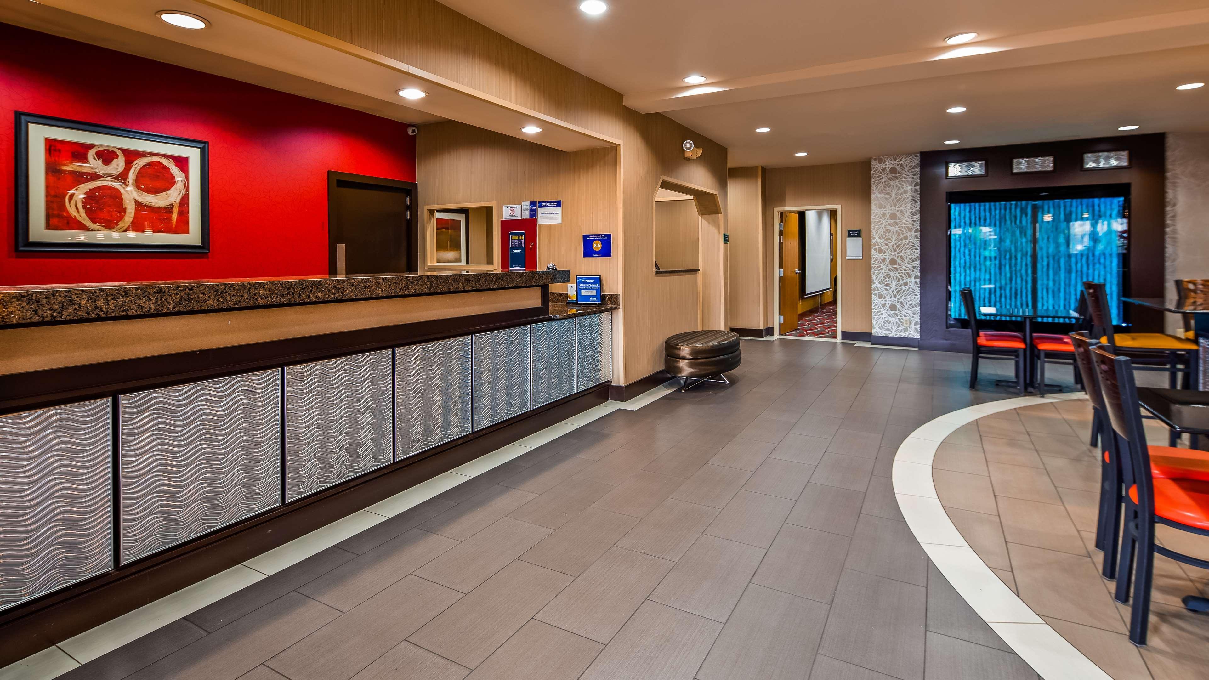 Best Western Plus Denton Inn & Suites Zewnętrze zdjęcie
