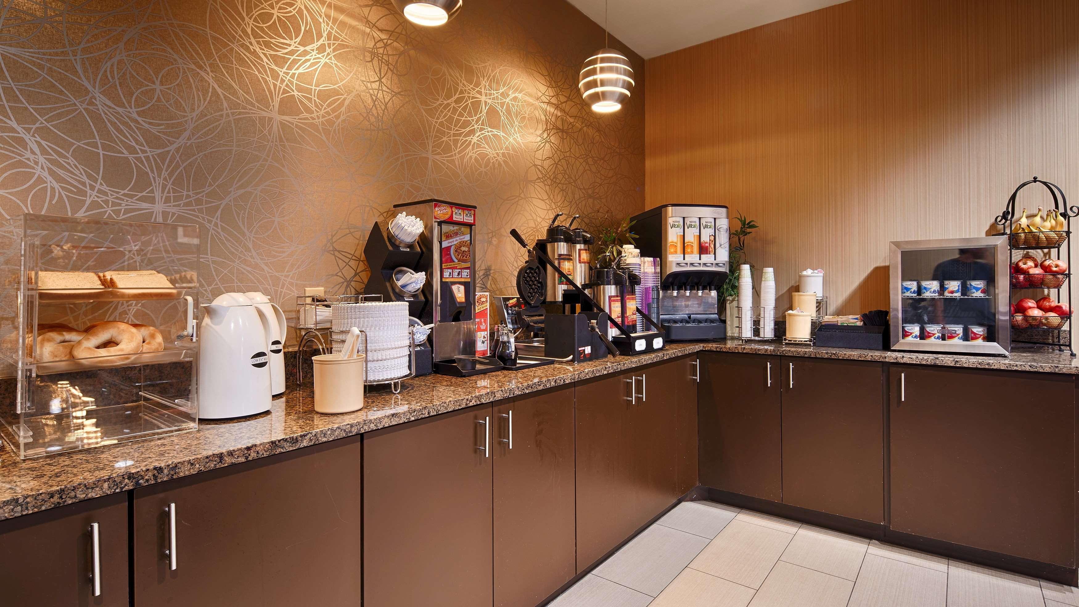 Best Western Plus Denton Inn & Suites Zewnętrze zdjęcie